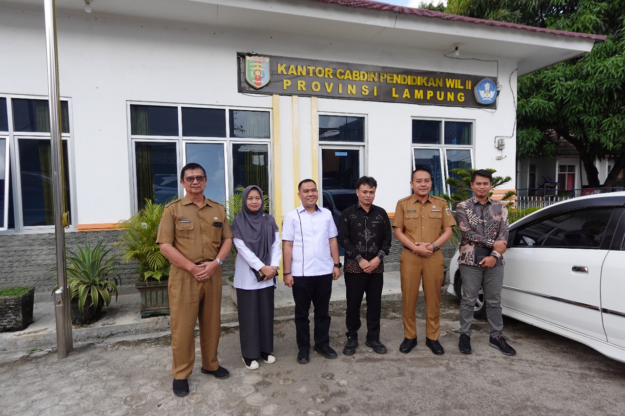 Audiensi dengan Kacabdin
